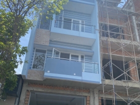 CÔNG TRÌNH NHÔM KÍNH Ở TRẢNG DÀI CỦA HOÀNG LONG PHÁT