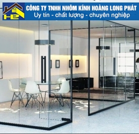 Vách Kính Sang Trọng