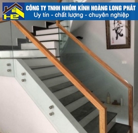Lan Can Cầu Thang Kính Mẫu 7