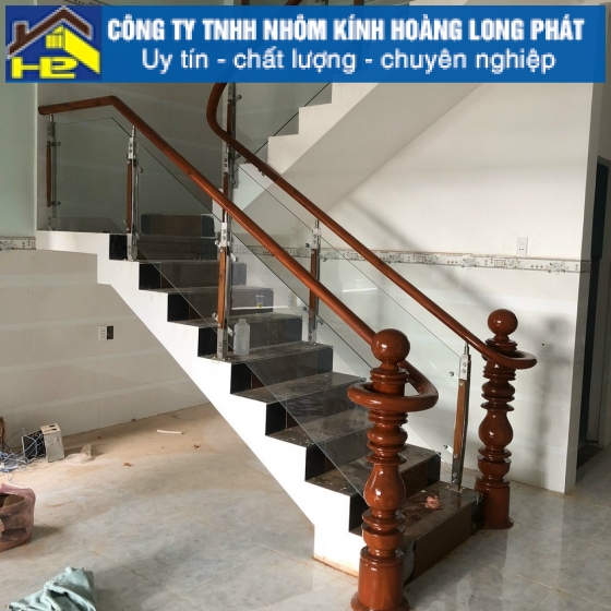 Lan Can Cầu Thang Kính Mẫu 5