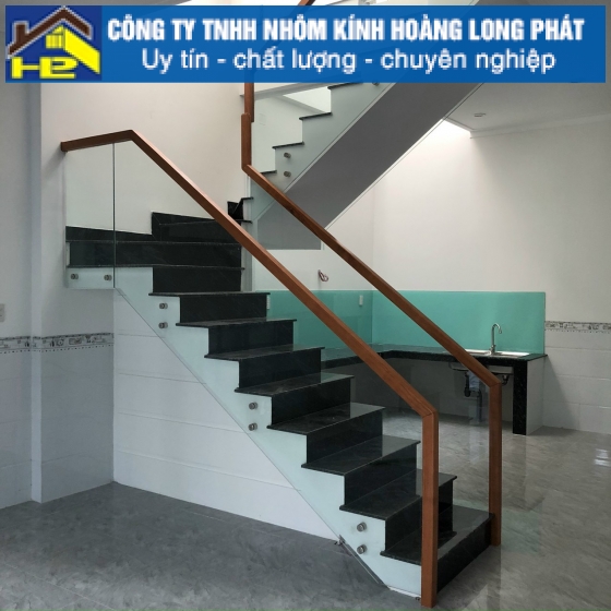Lan Can Cầu Thang Kính Mẫu 6